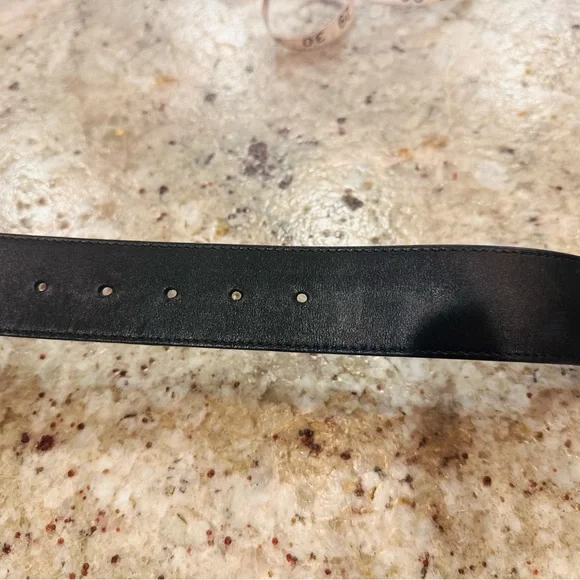 Gucci Women's Belt with Gold GG Buckle - Picture 3 of 5